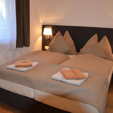 Apartment Haus Van der Leij Russbach am Pass Gschütt Zimmer foto